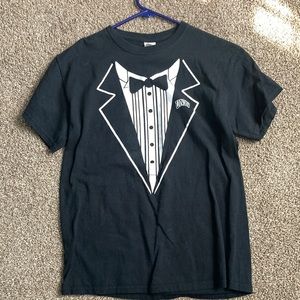 Black Tshirt, dress shirt